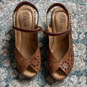 Biza Women's Brown Leather Sandals